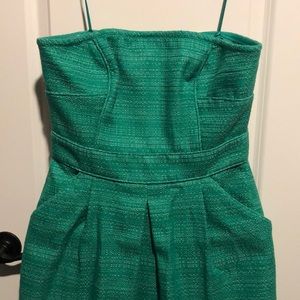 Gorgeous green dress with pockets